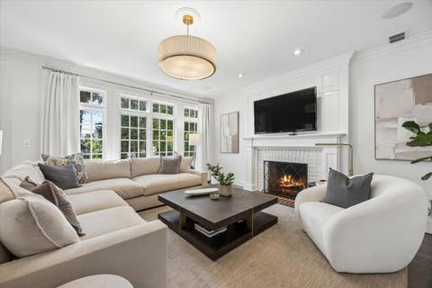 Tiny photo for 628 S Lincoln Street, Hinsdale, IL 60521 (MLS # 12708120)