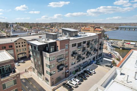 Tiny photo for 50 S 1st Street #5D, St. Charles, IL 60174 (MLS # 12337931)