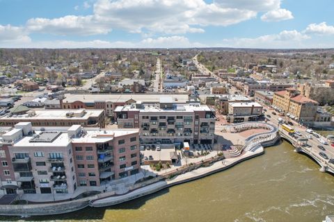 Tiny photo for 50 S 1st Street #5D, St. Charles, IL 60174 (MLS # 12337931)