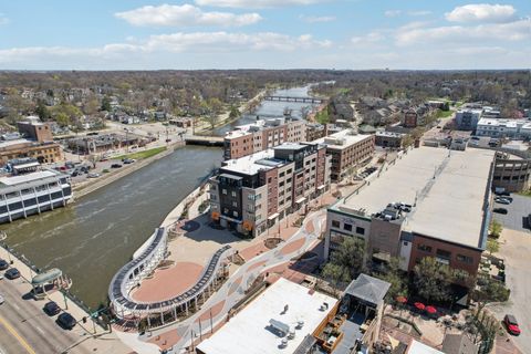 Tiny photo for 50 S 1st Street #5D, St. Charles, IL 60174 (MLS # 12337931)