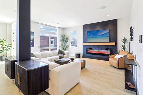 Tiny photo for 50 S 1st Street #5D, St. Charles, IL 60174 (MLS # 12337931)