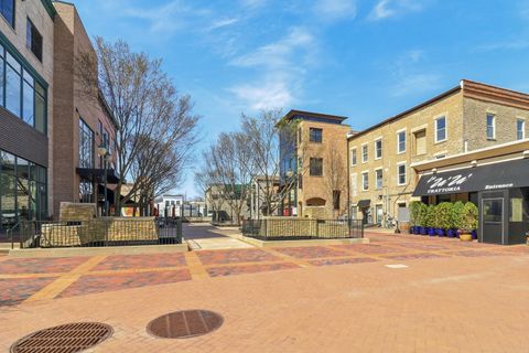 Tiny photo for 50 S 1st Street #5D, St. Charles, IL 60174 (MLS # 12337931)