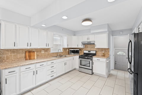 Tiny photo for 9528 S Manistee Avenue, Chicago, IL 60617 (MLS # 12757438)