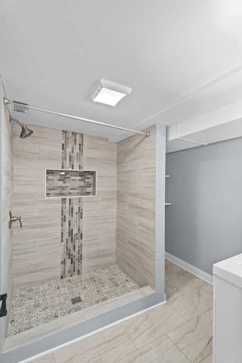 Tiny photo for 9528 S Manistee Avenue, Chicago, IL 60617 (MLS # 12757438)