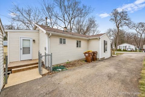 Tiny photo for 2617 W Emerald Court, McHenry, IL 60051 (MLS # 12606137)