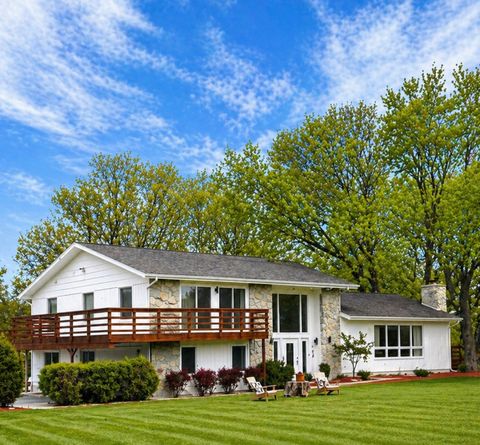Photo of 472 KNOLLWOOD Drive, Barrington, IL 60010 (MLS # 12636113)