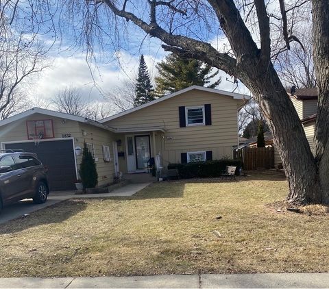 Photo of 1832 N Jackson Street, Waukegan, IL 60087 (MLS # 12578750)