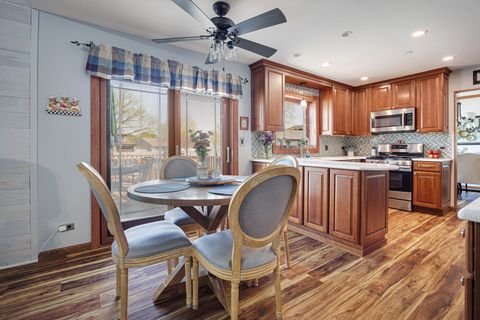 Tiny photo for 865 Debra Lane, Elk Grove Village, IL 60007 (MLS # 12627331)