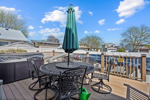 Tiny photo for 865 Debra Lane, Elk Grove Village, IL 60007 (MLS # 12627331)