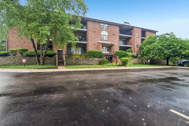 Photo 1 of 21 — 720 Weidner Road 200, Buffalo Grove, IL 60089