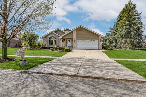 Tiny photo for 3204 Hickory Creek Drive, New Lenox, IL 60451 (MLS # 12618766)