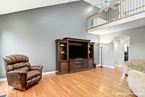 Tiny photo for 9 Bordeaux Court, Oakwood Hills, IL 60013 (MLS # 12491766)
