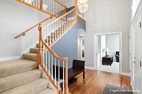 Tiny photo for 9 Bordeaux Court, Oakwood Hills, IL 60013 (MLS # 12491766)