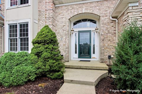 Tiny photo for 9 Bordeaux Court, Oakwood Hills, IL 60013 (MLS # 12491766)