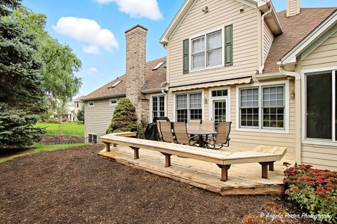 Tiny photo for 9 Bordeaux Court, Oakwood Hills, IL 60013 (MLS # 12491766)