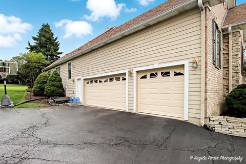 Tiny photo for 9 Bordeaux Court, Oakwood Hills, IL 60013 (MLS # 12491766)