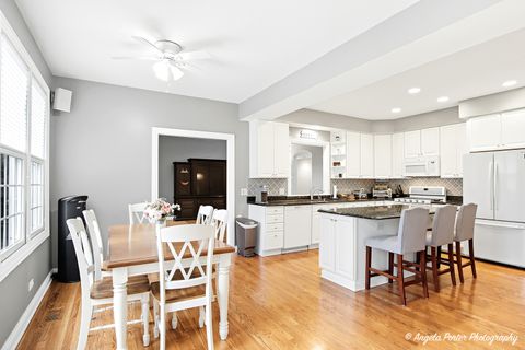Tiny photo for 9 Bordeaux Court, Oakwood Hills, IL 60013 (MLS # 12491766)