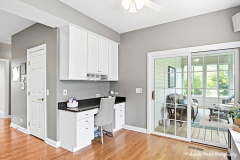 Tiny photo for 9 Bordeaux Court, Oakwood Hills, IL 60013 (MLS # 12491766)