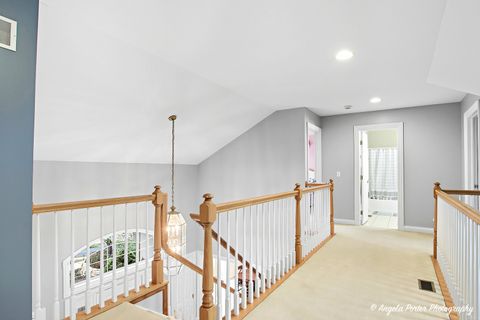 Tiny photo for 9 Bordeaux Court, Oakwood Hills, IL 60013 (MLS # 12491766)