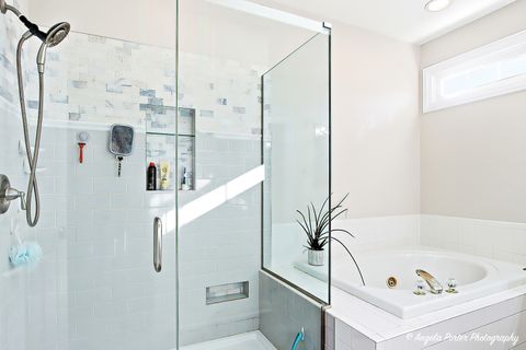 Tiny photo for 9 Bordeaux Court, Oakwood Hills, IL 60013 (MLS # 12491766)