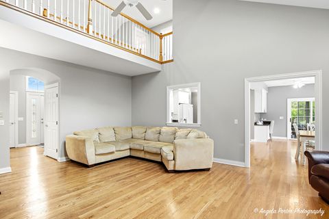 Tiny photo for 9 Bordeaux Court, Oakwood Hills, IL 60013 (MLS # 12491766)