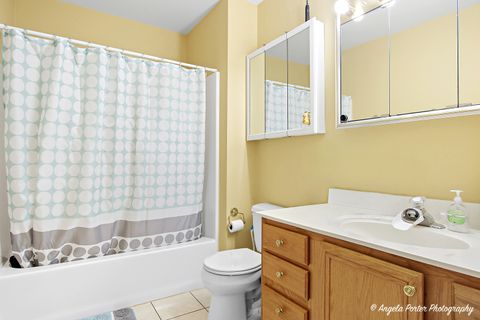 Tiny photo for 9 Bordeaux Court, Oakwood Hills, IL 60013 (MLS # 12491766)