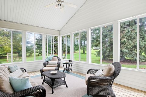 Tiny photo for 9 Bordeaux Court, Oakwood Hills, IL 60013 (MLS # 12491766)