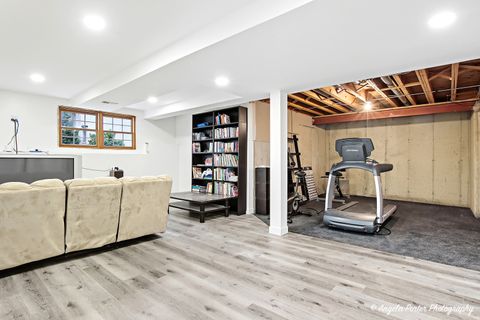 Tiny photo for 9 Bordeaux Court, Oakwood Hills, IL 60013 (MLS # 12491766)