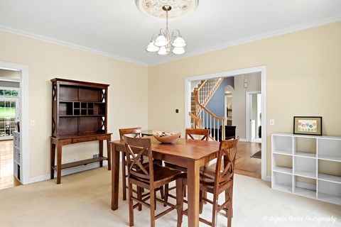 Tiny photo for 9 Bordeaux Court, Oakwood Hills, IL 60013 (MLS # 12491766)
