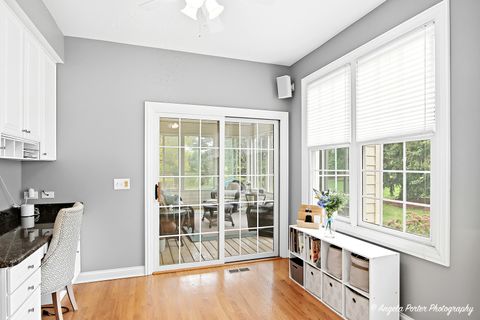 Tiny photo for 9 Bordeaux Court, Oakwood Hills, IL 60013 (MLS # 12491766)