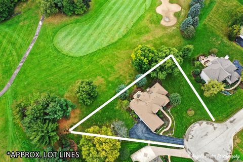 Tiny photo for 9 Bordeaux Court, Oakwood Hills, IL 60013 (MLS # 12491766)
