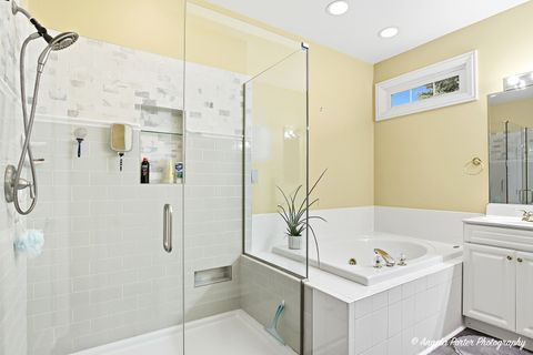 Tiny photo for 9 Bordeaux Court, Oakwood Hills, IL 60013 (MLS # 12491766)