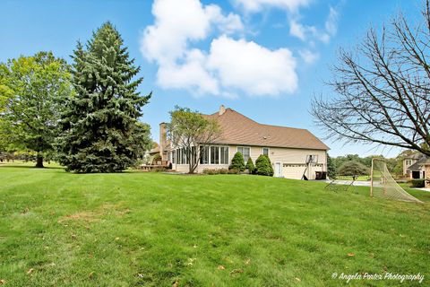 Tiny photo for 9 Bordeaux Court, Oakwood Hills, IL 60013 (MLS # 12491766)
