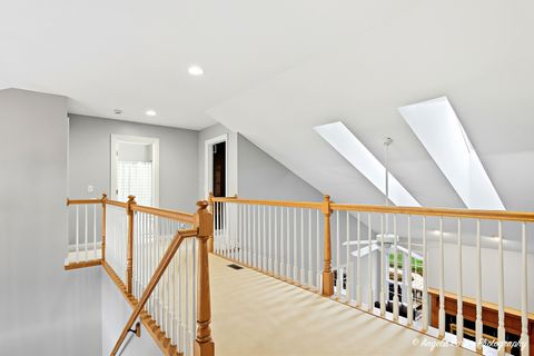 Tiny photo for 9 Bordeaux Court, Oakwood Hills, IL 60013 (MLS # 12491766)