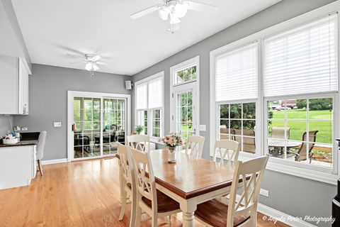 Tiny photo for 9 Bordeaux Court, Oakwood Hills, IL 60013 (MLS # 12491766)