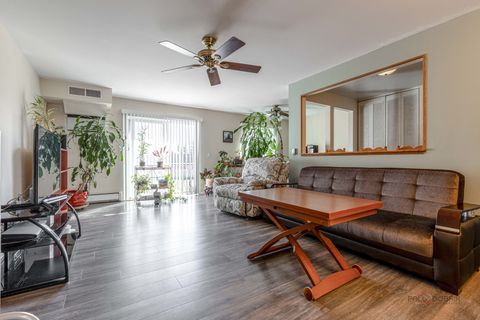 Tiny photo for 2407 E Brandenberry Court #2K, Arlington Heights, IL 60004 (MLS # 12600656)