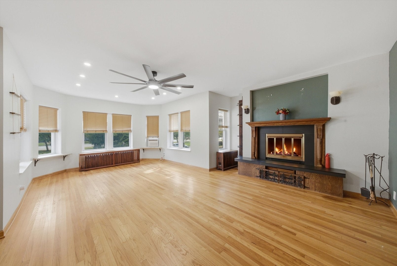 2640 W Logan Boulevard 102