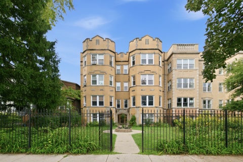 Photo of 2640 W Logan Boulevard #102, Chicago, IL 60647 (MLS # 12724201)