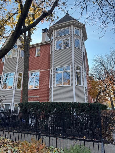 Photo of 1459 W Wrightwood Avenue #1459, Chicago, IL 60614 (MLS # 12526039)