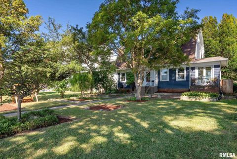 Photo of 704 RIVER Drive, Bettendorf, IA 52722 (MLS # QC4267856)