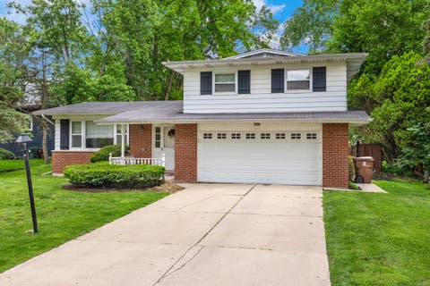 Photo of 804 W Manor Court, Glenwood, IL 60425 (MLS # 12678193)
