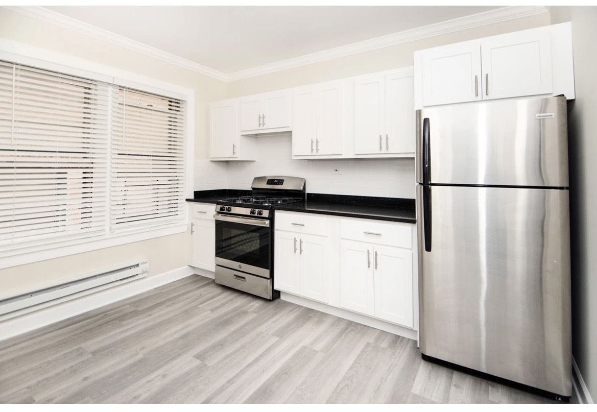 837.5 W Cornelia Avenue 3S