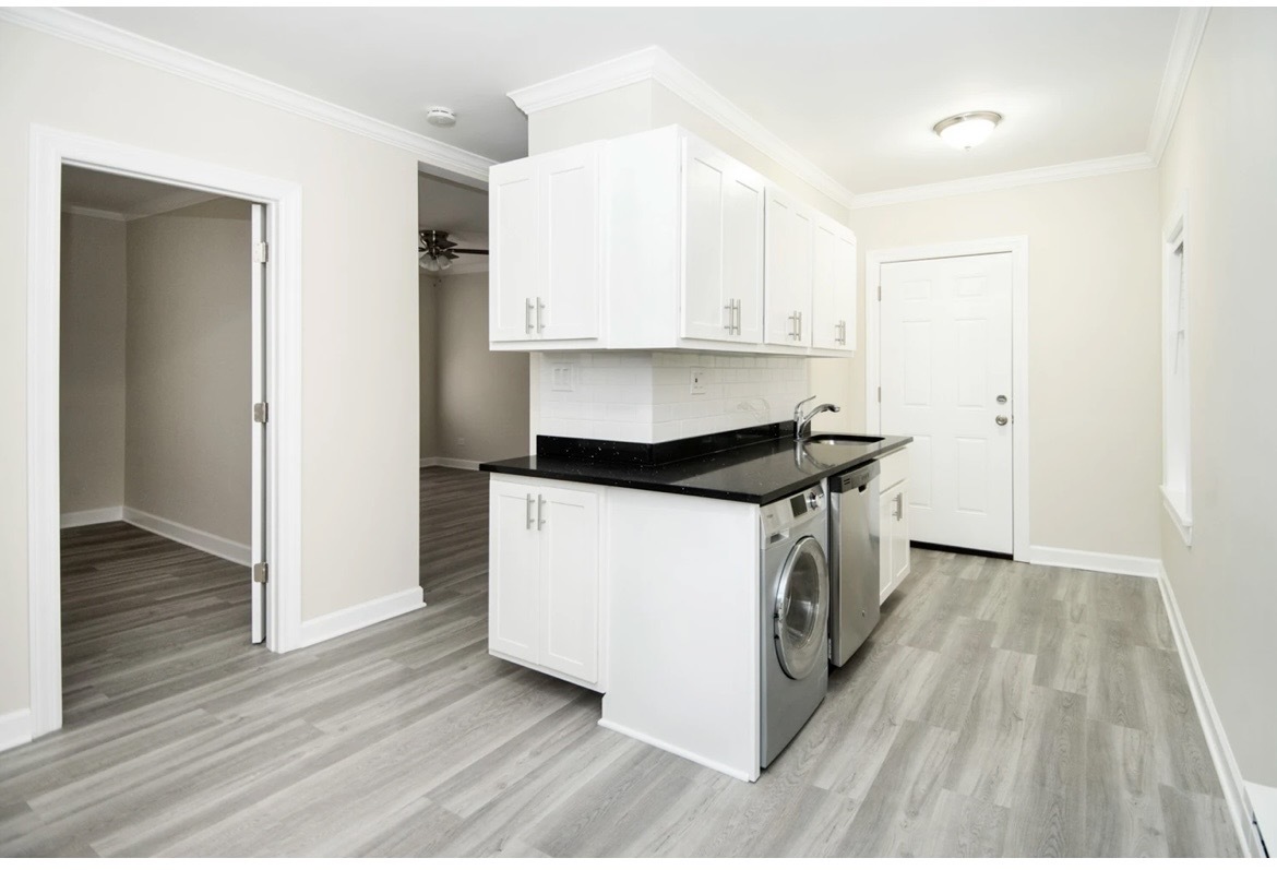 837.5 W Cornelia Avenue 3S