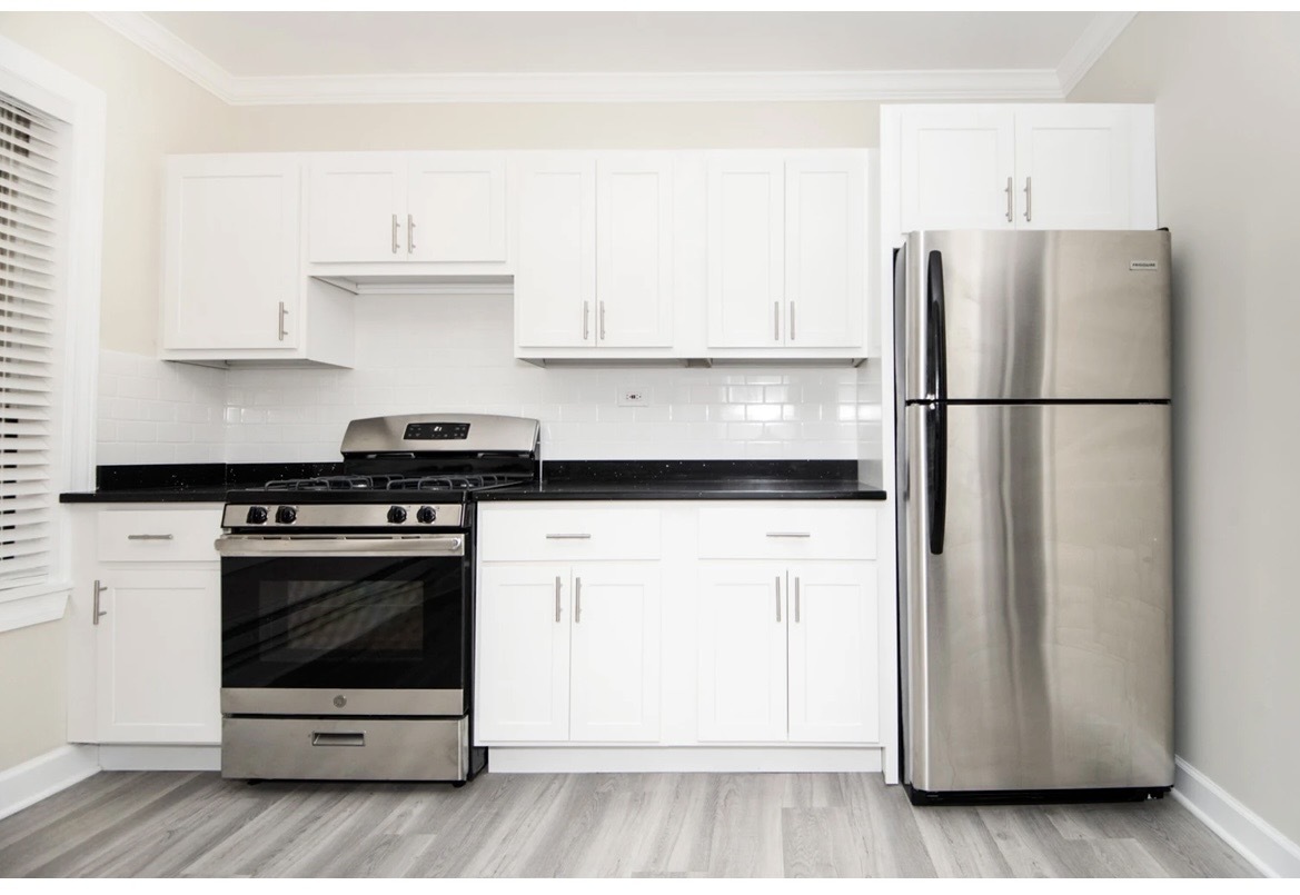 837.5 W Cornelia Avenue 3S