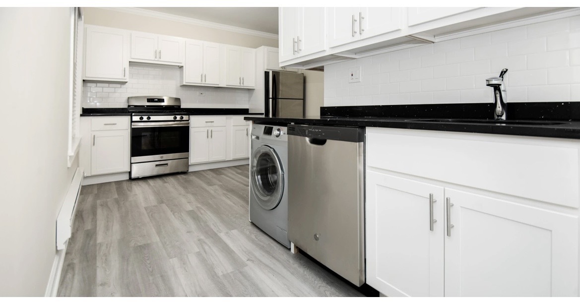 837.5 W Cornelia Avenue 3S