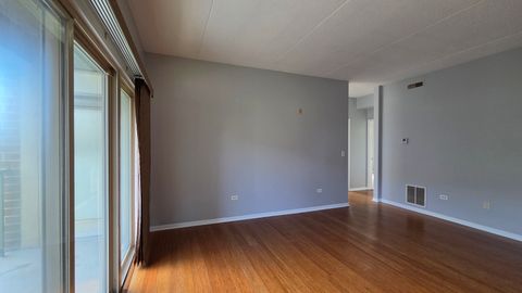 Tiny photo for 715 Astor Lane #401, Wheeling, IL 60090 (MLS # 12646844)
