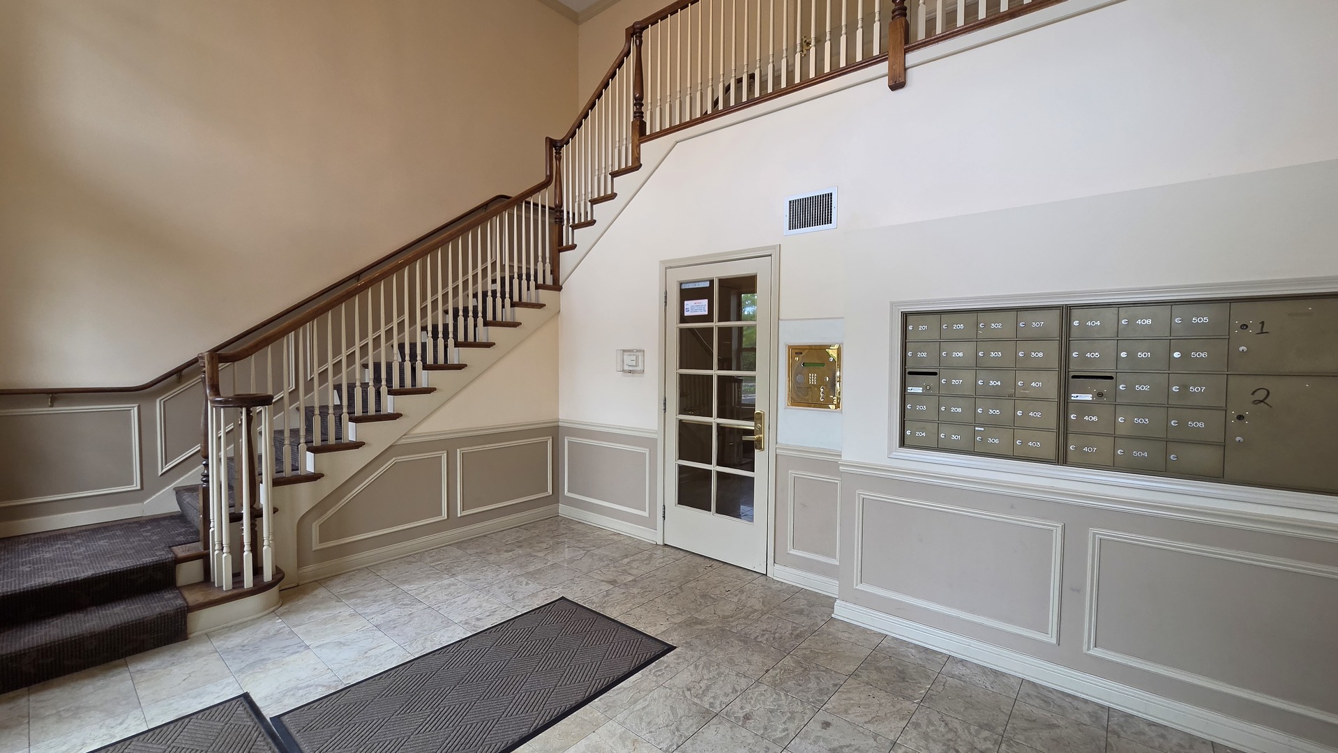 715 Astor Lane 401