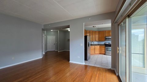 Tiny photo for 715 Astor Lane #401, Wheeling, IL 60090 (MLS # 12646844)