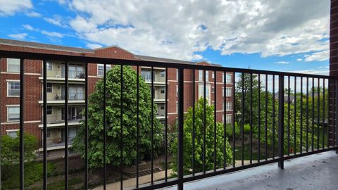 Tiny photo for 715 Astor Lane #401, Wheeling, IL 60090 (MLS # 12646844)
