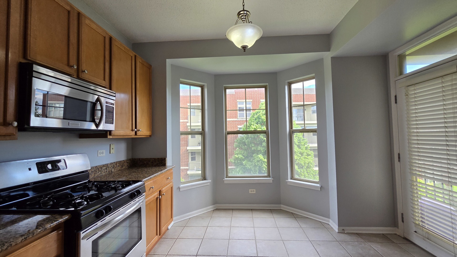 715 Astor Lane 401